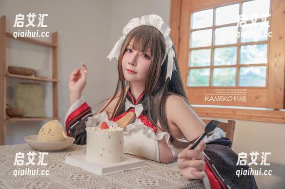 棉袜与私拍，KANEKO咔喵的原图里藏着哪些心思？
