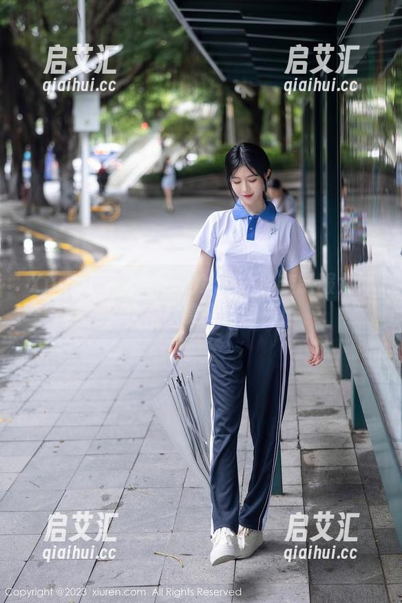 Xiuren秀人网 - 田冰冰一秒变制服女神！快来欣赏高清图册！