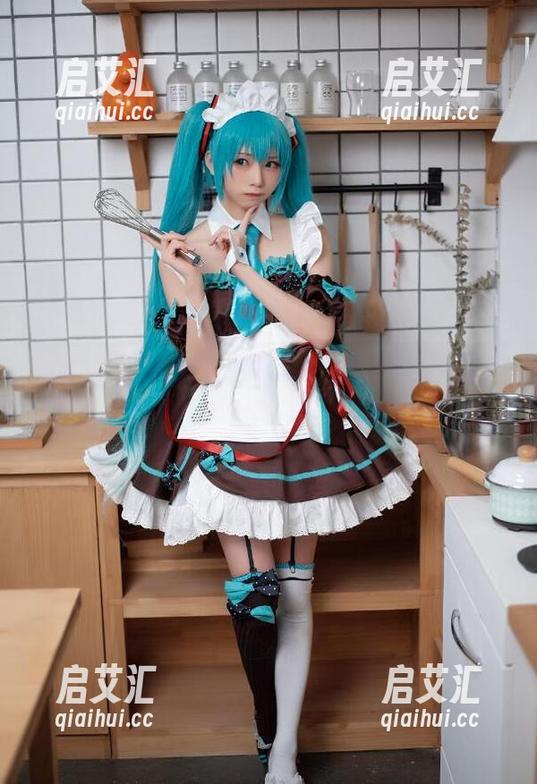 kitaro绮太郎 想看凑阿库娅的狂野表现?kitaro绮太郎COS合集被你hold住了!