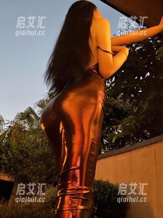 微密圈 - 免费享用不爱笑的赛琳的钻石黑网图包，谁说好图不能白拿？