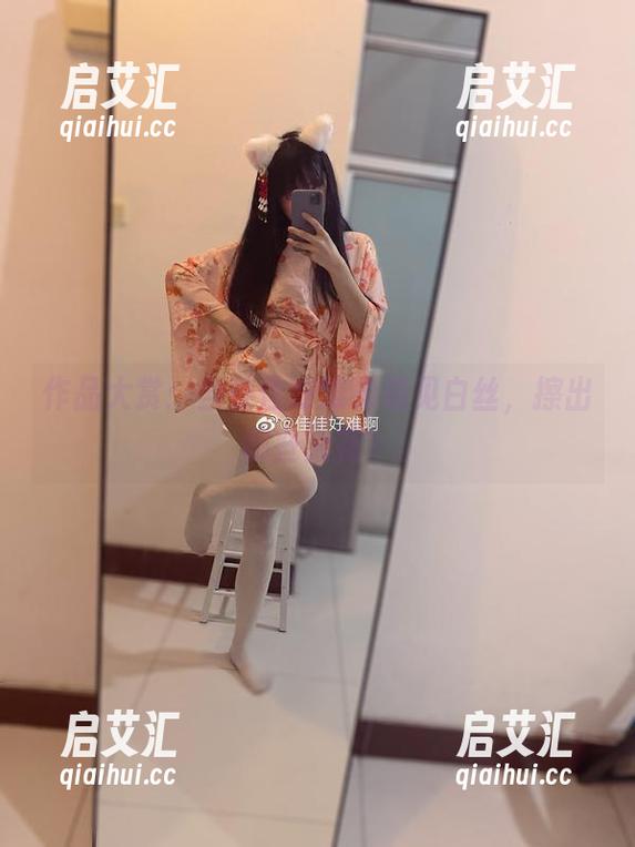 作品大赏：当佳佳好难啊遇见白丝，擦出哪些火花？