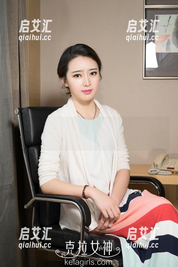 克拉女神-佳莹 克拉女神 - 跟随佳莹的高跟鞋,看看她的精彩图库作品吧!