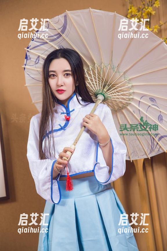 头条女神 - 在线感受：童安琪的妹妹变身故事里的梦幻角色