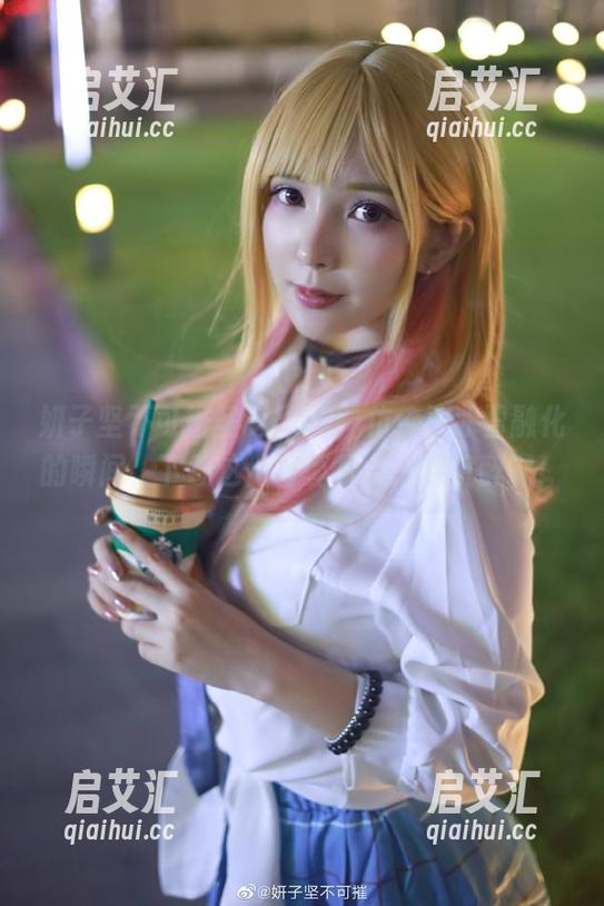 妍子坚不可摧圣诞COS，仿佛被冰雪融化的瞬间，下载这份写真集，一起沉醉吧！