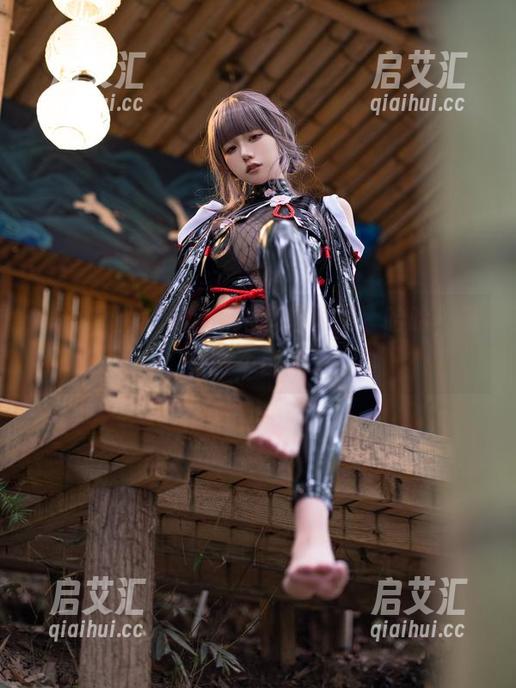 小仓千代w带你领略灰丝风情，哈哈，羞羞脸不自禁！