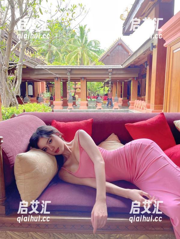 微密圈 - 从不打针到心动，就是阿朱啊的护士写真集真是拍出了另一种气息啊！