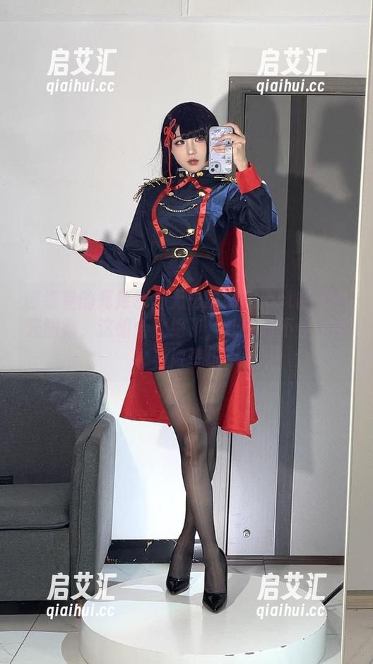 训练室的死库水与无影喵喵Ghost的无圣光图集，这组合太绝了，让我忍不住想把它当做壁纸！