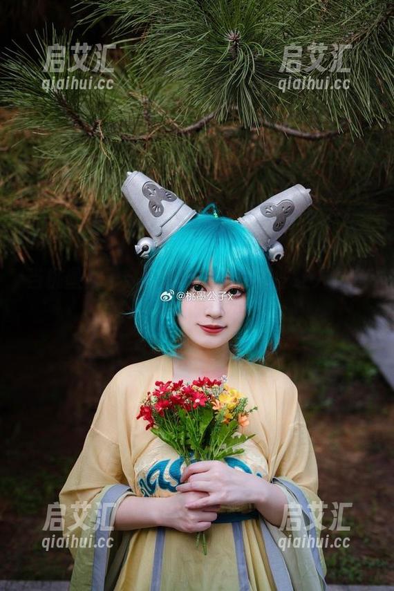 桃墨公子 当桃墨公子穿上她的套装:那些让人想多看几眼的写真!