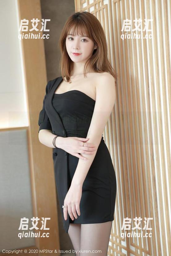 模范学院-思淇Sukiiii 模范学院 - 思淇Sukiiii兔女郎更新:原图里的每一个角度,我的天,这腿!