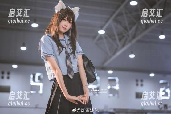 炸酱沐沐秘书的日常：全新作品集更新，温柔而又致命的吸引力。