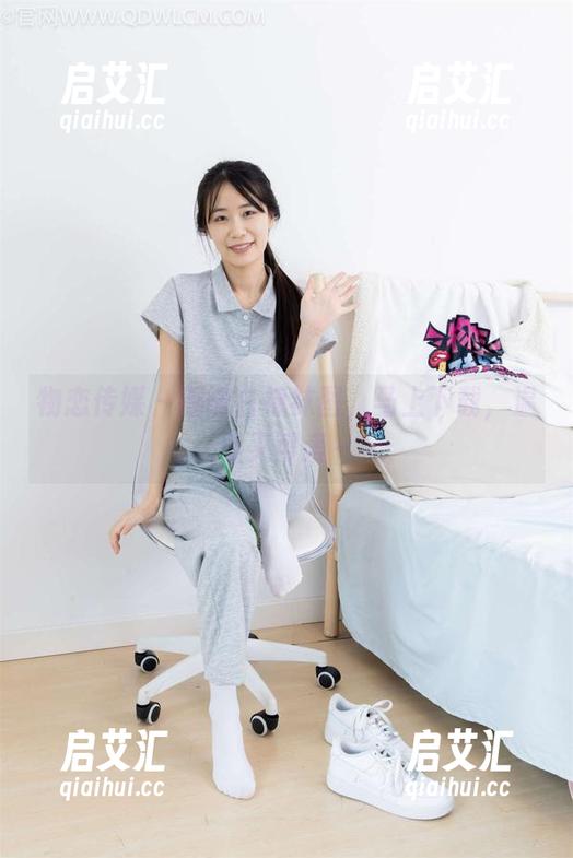 物恋传媒 - 嘟嘟白棉袜图，马上下载，温柔又可爱～