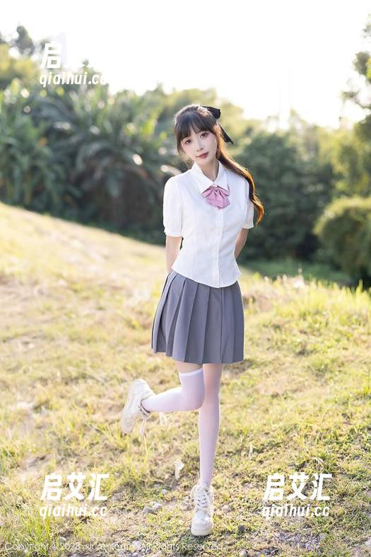 秀人网-Luffy菲菲 秀人网 - 让人想一探究竟的Luffy菲菲:JK写真美图,太诱人!