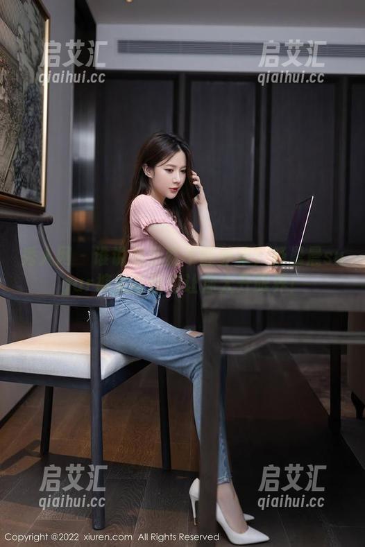 秀人网 - 谁说免费就不能养眼？杨晨晨sugar裤里丝图包让你大开眼界！