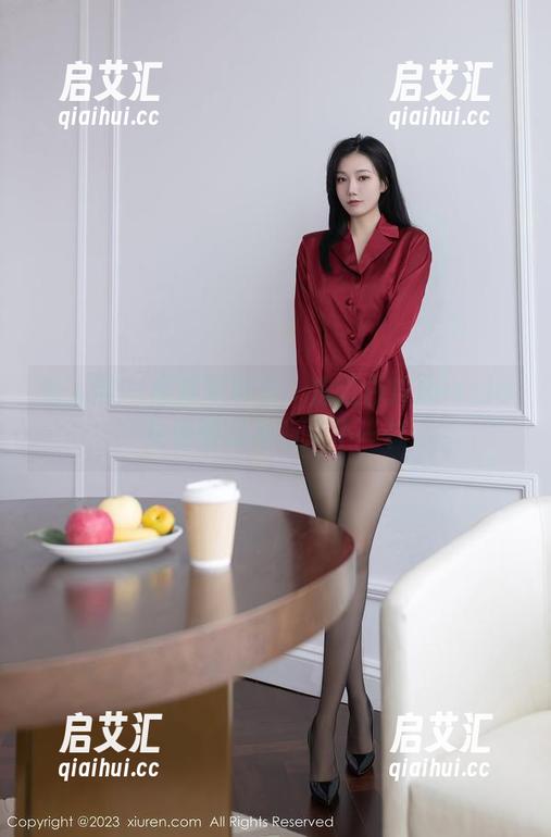 秀人网 - 最新写真集：走近白洁Bessie，女神般的她有点不一样。
