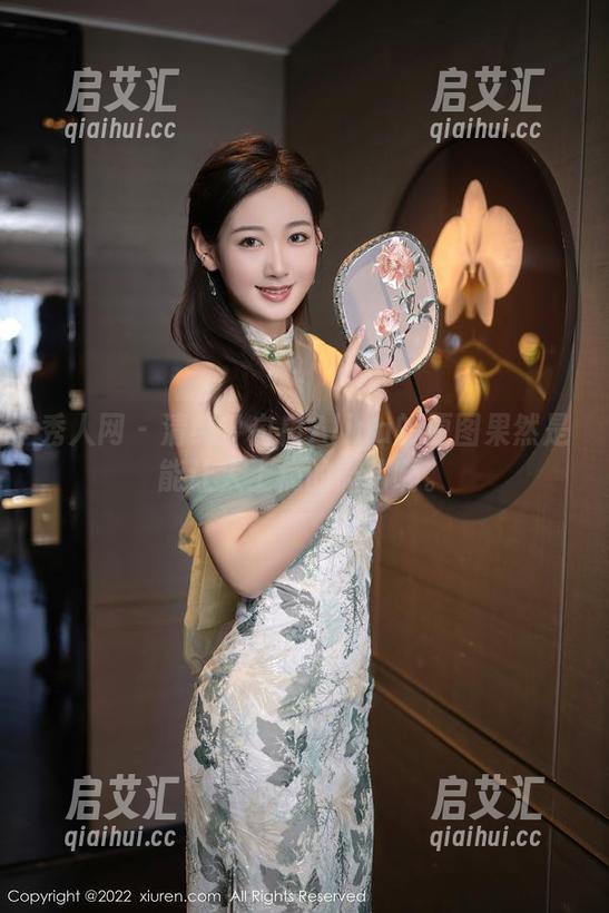 秀人网 - 清纯？白白Alina的原图果然是能让人上瘾的微甜啊。