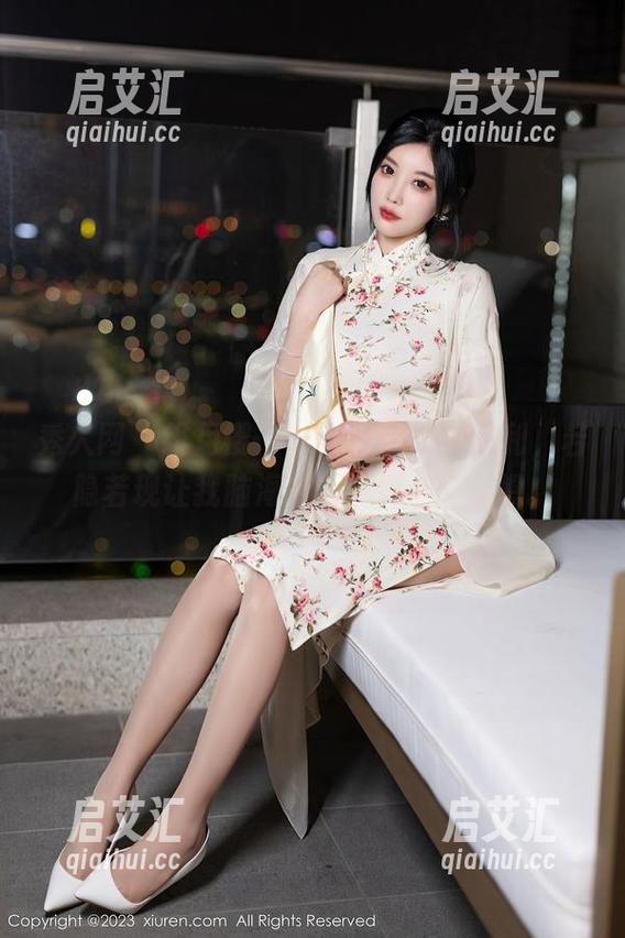 秀人网 - 绯月樱-Cherry的写真福利，若隐若现让我脑海中浮现些温柔幻想。