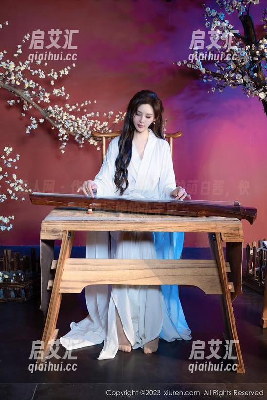 秀人网 - 作品来袭！夏天里的萌白酱，快来窥探她的小宇宙～