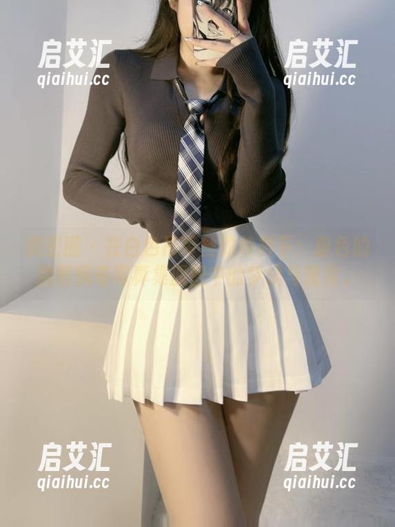 微密圈 - 在白色吊带丝的映衬下：粉色的猪陈佩奇写真集原图中的梦境与现实。
