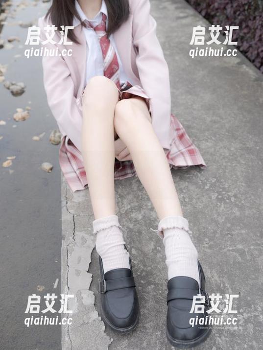 紧急企划 - 她的最新照片！小恩与厚白丝的神秘邂逅