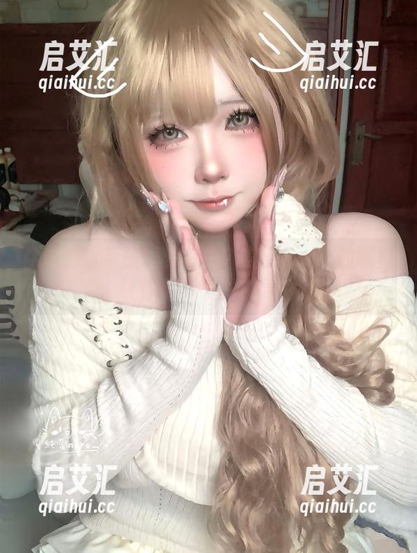 纯爱neko 你以为水手服只穿一次?纯爱neko的写真让你翻开爱的篇章!