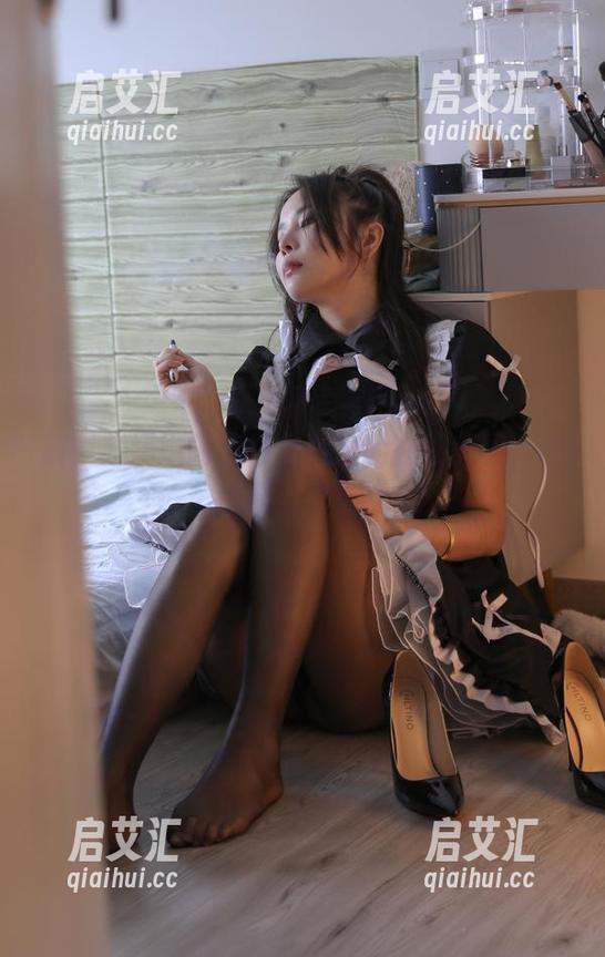 解锁苏嫣嫣阿姨修女装扮的在线美图，撩得我心情荡漾