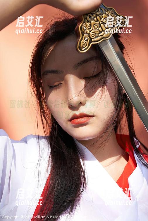 蜜桃社 - 唐佳怡的内衣写真：让你心跳加速的私房秘密！