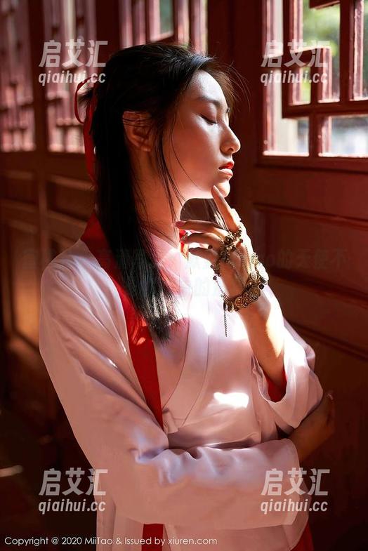 蜜桃社-默默Momo 蜜桃社 - 高清写真:默默Momo的天使不是你想象的那样