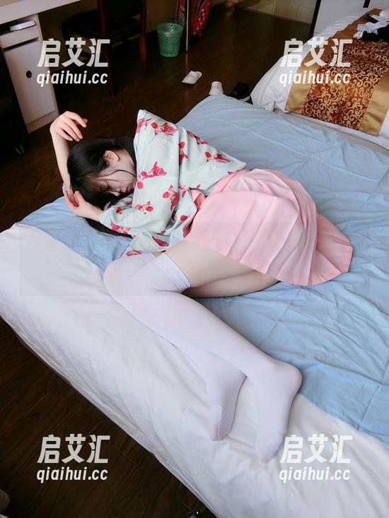 西尔酱白丝JK——精选cos，恍若置身于一个只属于她的精致世界。