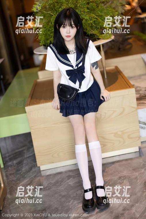 语画界-小海臀Rena 语画界 - 小海臀Rena图包:那双网袜里的故事,难以言喻的吸引力