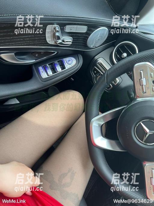 迷人的五姨太 微密圈 - 在迷人的五姨太的黑色蕾丝定制图集中,找到你的幻想与现实交汇点。
