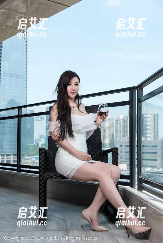 青豆客-颜美汐 青豆客 - 腿部出镜!颜美汐的惊艳写真合集,让你想一探究竟!