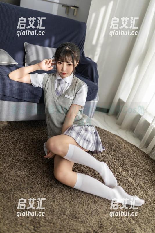 夏日绝配：面饼仙儿的泳装美图与Cos的奇妙融合