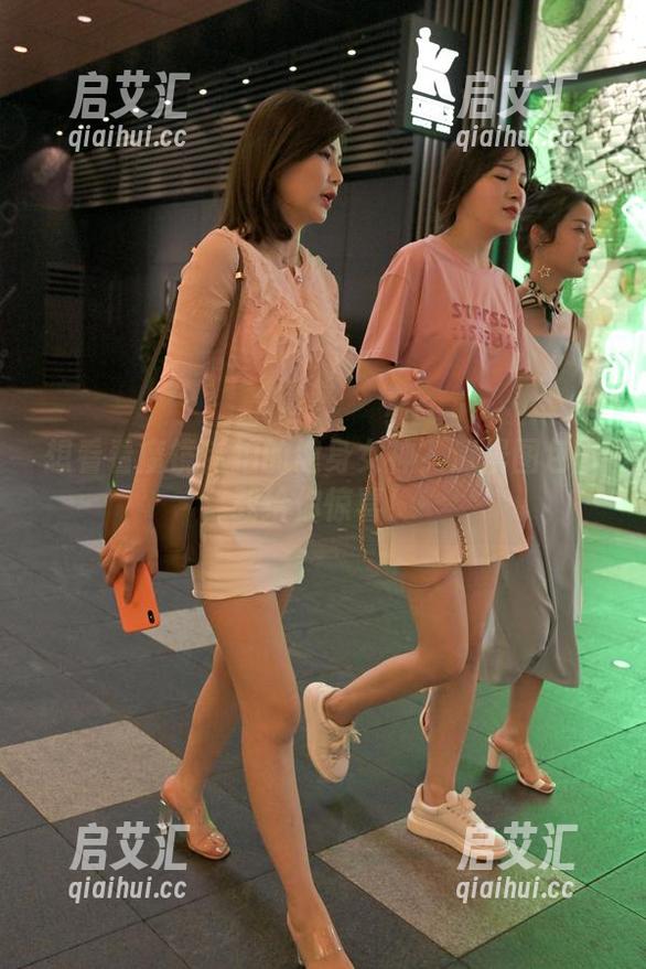 魔镜街拍 想看看魔镜街拍的健身女神?清晨图包下载给你惊喜!